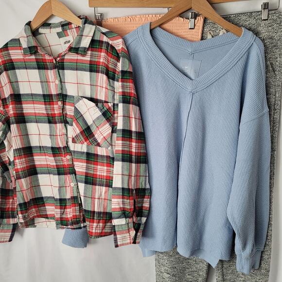 Aerie- Women's 4 piece bundle- 2 tops and 2 bottoms- size M/L/XL - Picture 4 of 13